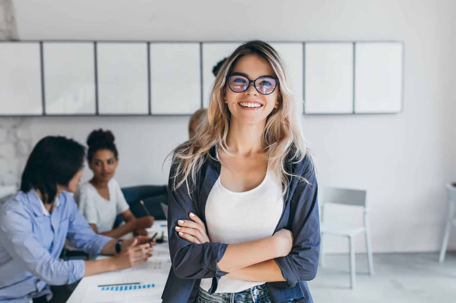 Auxiliar de Escritório: o que faz, salário, mercado de trabalho e como conquistar o primeiro emprego